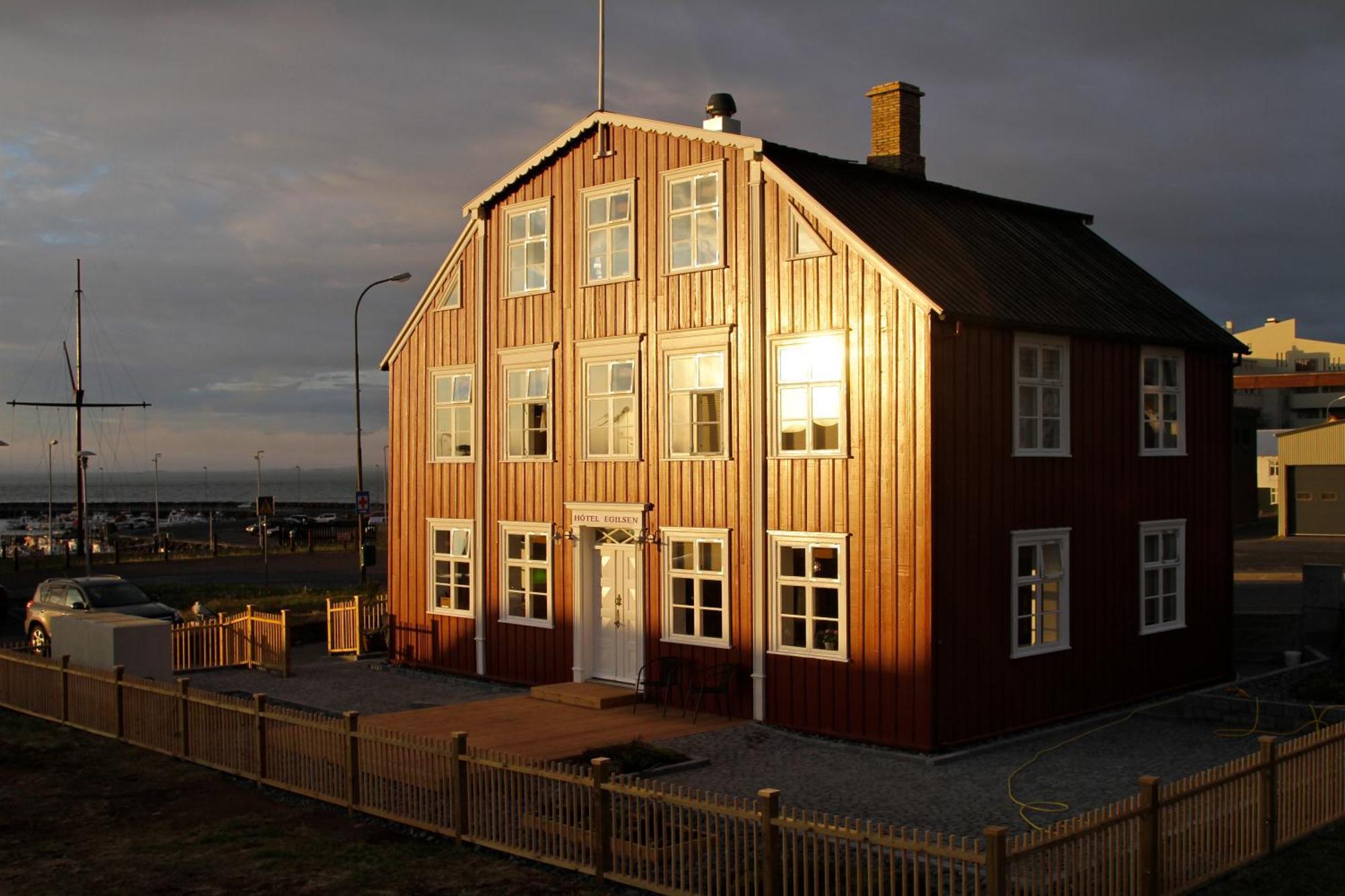 Hotel Egilsen Stykkisholmur Bagian luar foto